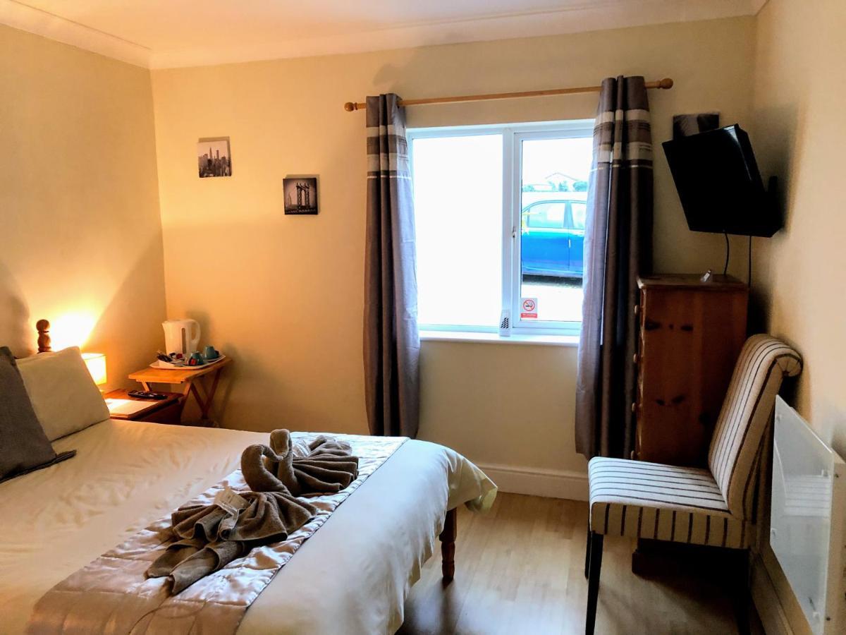Hogwarts Bed And Continental Breakfast Villa Sheerness Eksteriør bilde